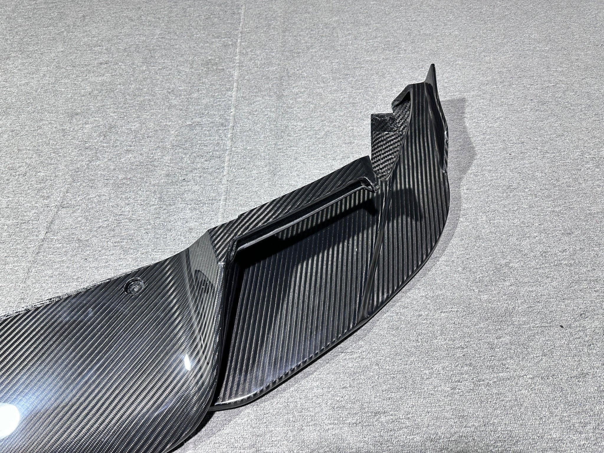 Pagani Huayra 2012–2018 OEM-Style Carbon Fibre Pacchetto Tempesta Front Lip Aftermarket Carbon Fiber Part / Bodykit - Robot Bodykits