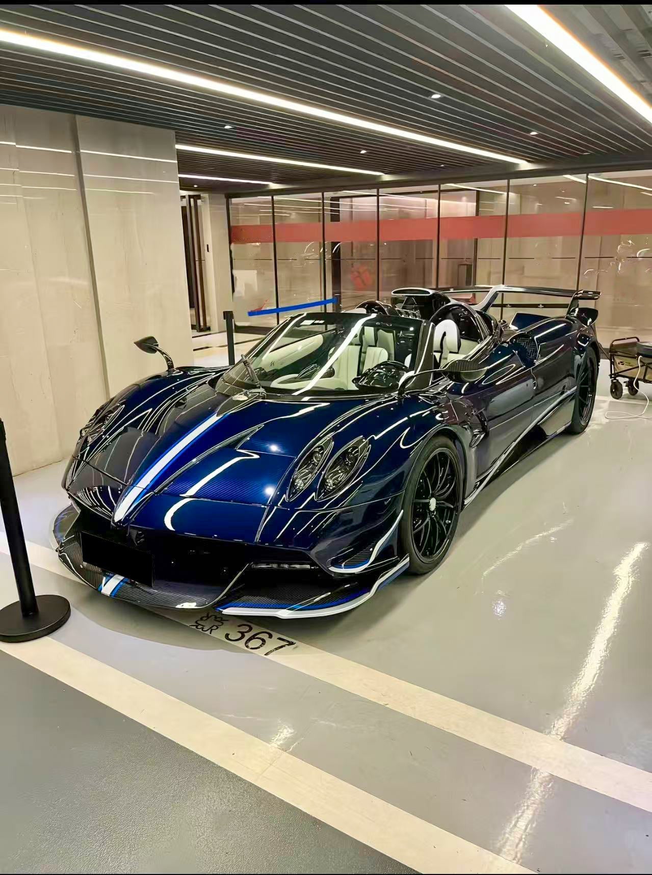 Pagani Huayra 2012–2018 OEM-Style Carbon Fibre Pacchetto Tempesta Front Lip Aftermarket Carbon Fiber Part / Bodykit - Robot Bodykits