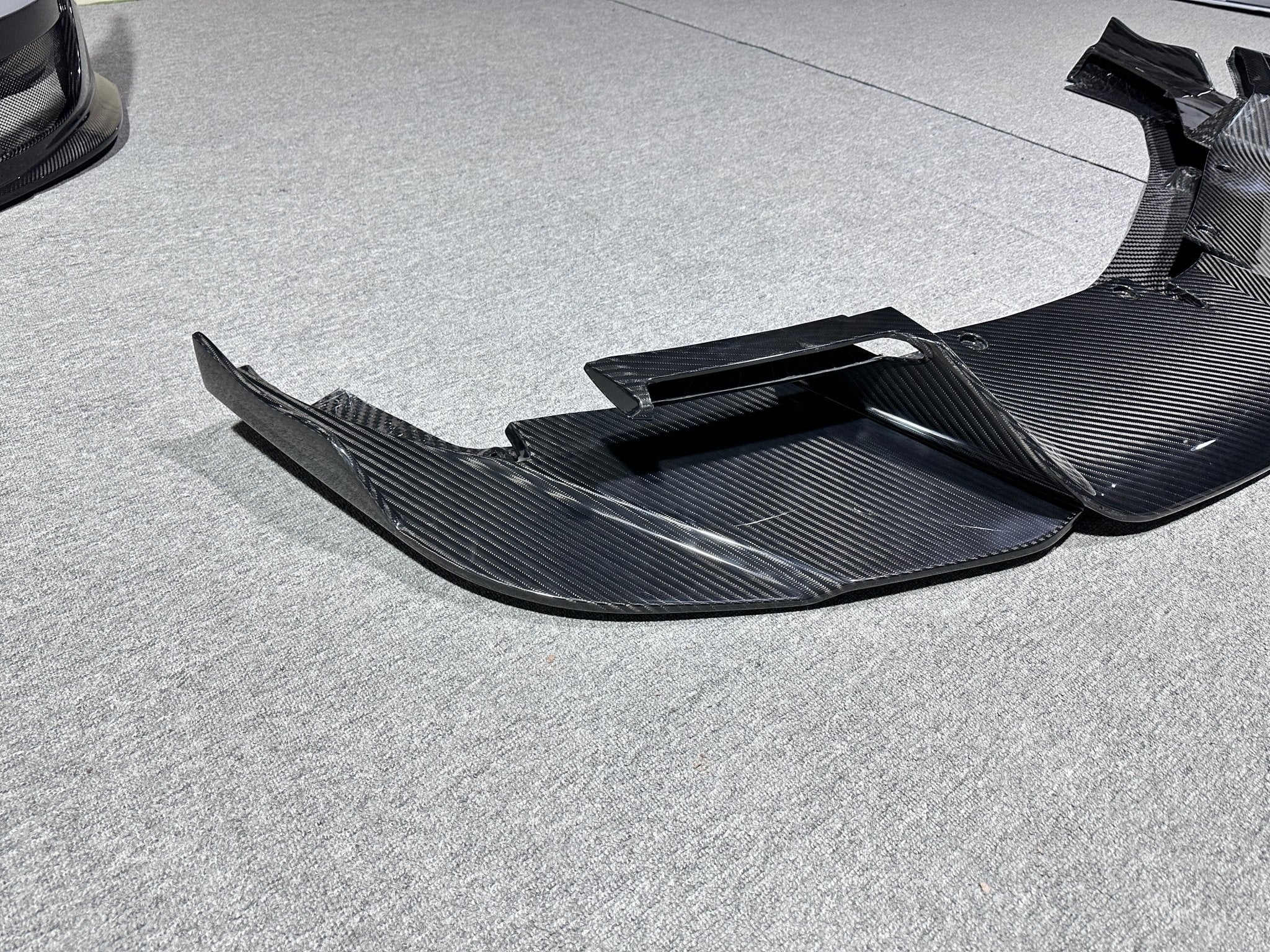 Pagani Huayra 2012–2018 OEM-Style Carbon Fibre Pacchetto Tempesta Front Lip Aftermarket Carbon Fiber Part / Bodykit - Robot Bodykits