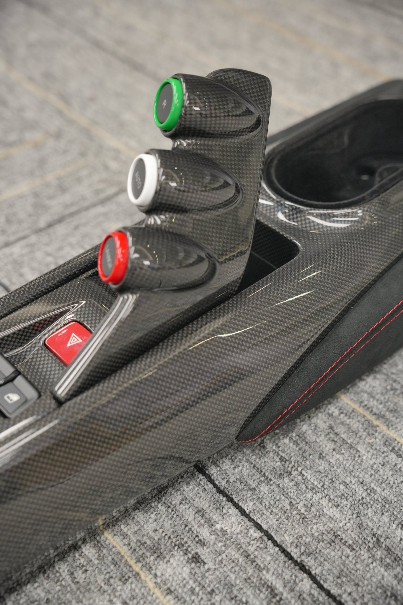 Pista Style Centre Console for Ferrari GTB / Spyder (LHD & RHD) Aftermarket Carbon Fiber Part / Bodykit - Robot Bodykits