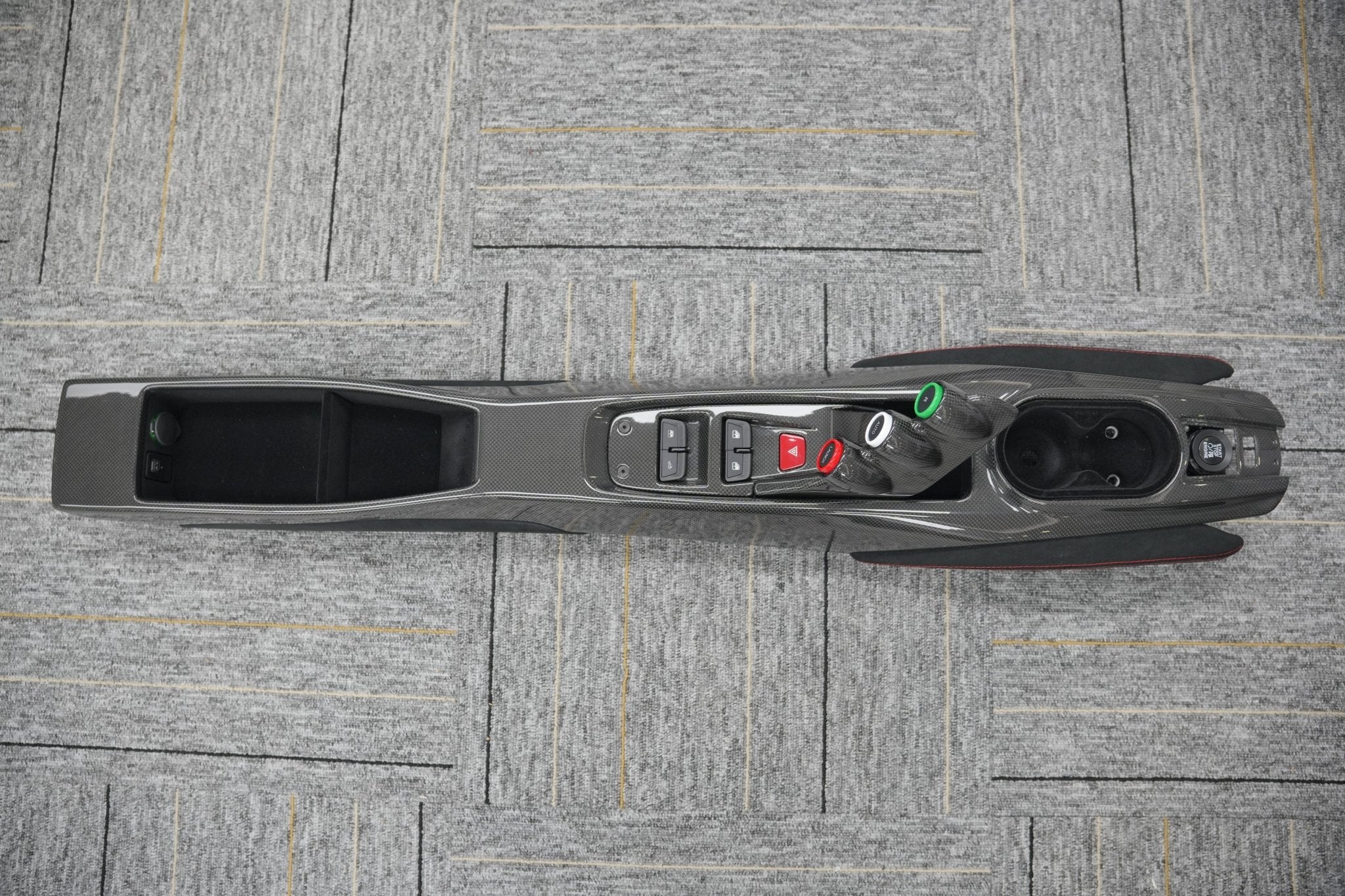 Pista Style Centre Console for Ferrari GTB / Spyder (LHD & RHD) Aftermarket Carbon Fiber Part / Bodykit - Robot Bodykits
