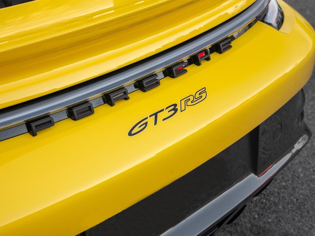 Porsche 992 GT3 RS Plastic OEM Dry-Carbon Replacement Kit Aftermarket Carbon Fiber Part / Bodykit - Robot Bodykits