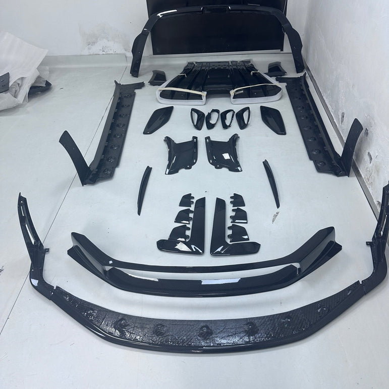 Porsche 992 GT3 RS Plastic OEM Dry - Carbon Replacement Kit Aftermarket Carbon Fiber Part / Bodykit - Robot Bodykits