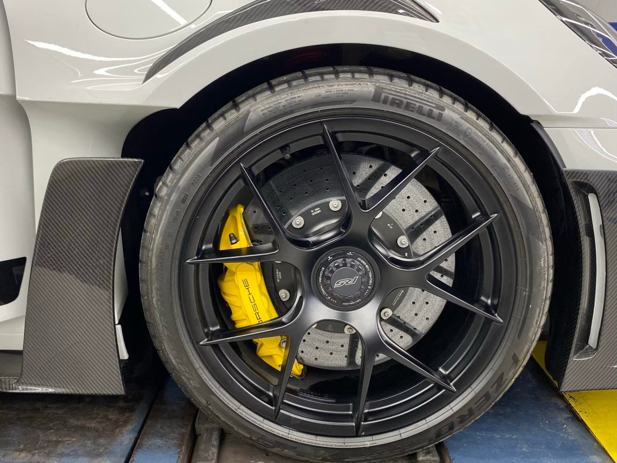 Porsche 992 GT3 RS Plastic OEM Dry-Carbon Replacement Kit Aftermarket Carbon Fiber Part / Bodykit - Robot Bodykits