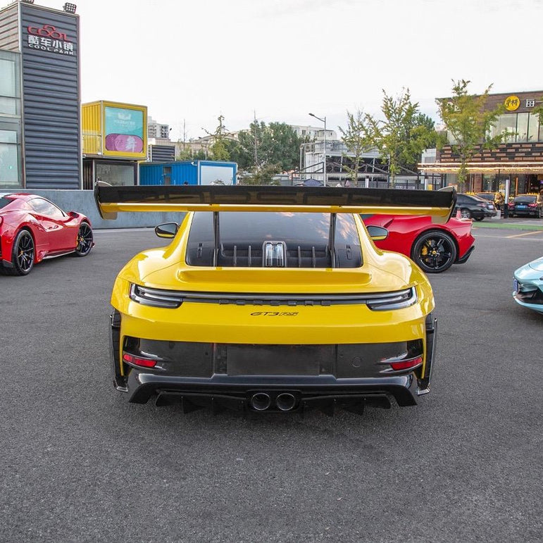 Porsche 992 GT3 RS Plastic OEM Dry-Carbon Replacement Kit Aftermarket Carbon Fiber Part / Bodykit - Robot Bodykits