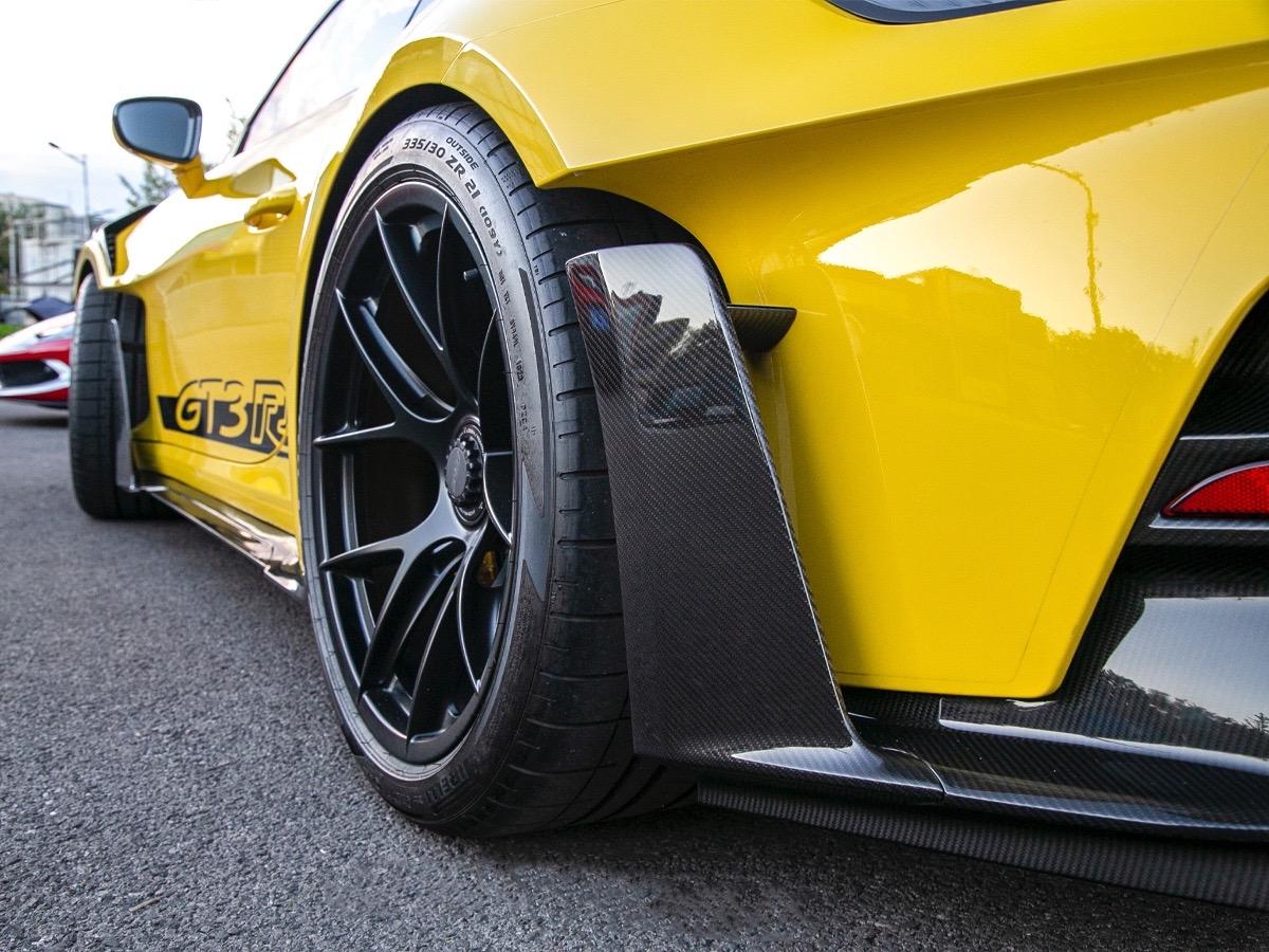 Porsche 992 GT3 RS Plastic OEM Dry-Carbon Replacement Kit Aftermarket Carbon Fiber Part / Bodykit - Robot Bodykits