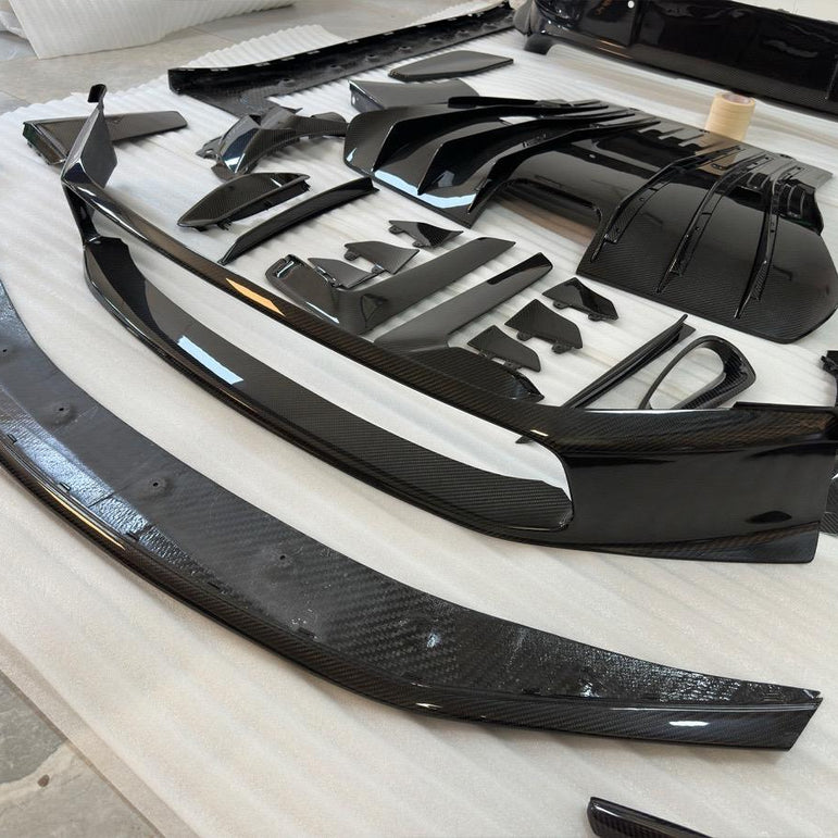 Porsche 992 GT3 RS Plastic OEM Dry-Carbon Replacement Kit Aftermarket Carbon Fiber Part / Bodykit - Robot Bodykits