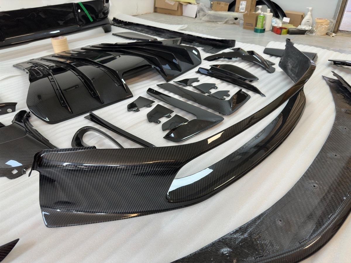 Porsche 992 GT3 RS Plastic OEM Dry-Carbon Replacement Kit Aftermarket Carbon Fiber Part / Bodykit - Robot Bodykits