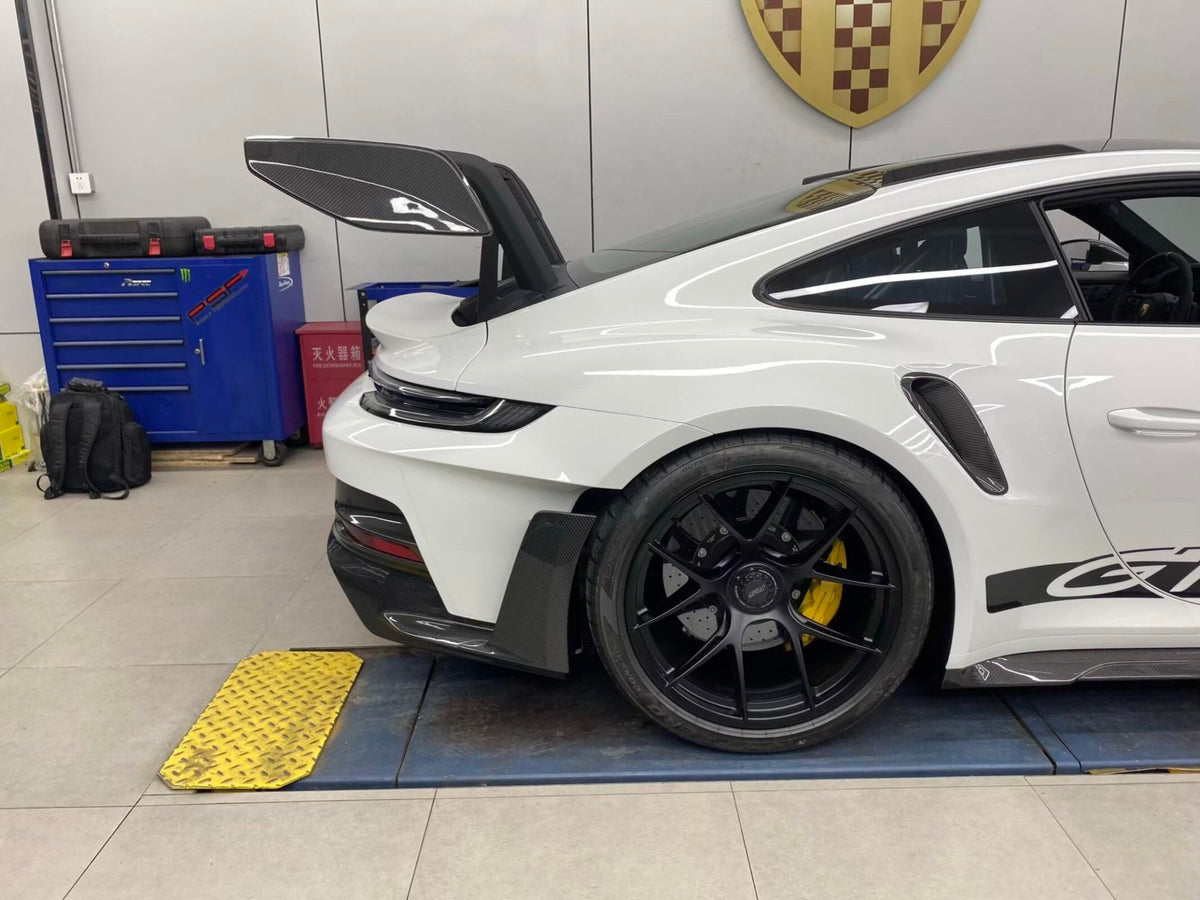 Porsche 992 GT3 RS Plastic OEM Dry-Carbon Replacement Kit Aftermarket Carbon Fiber Part / Bodykit - Robot Bodykits