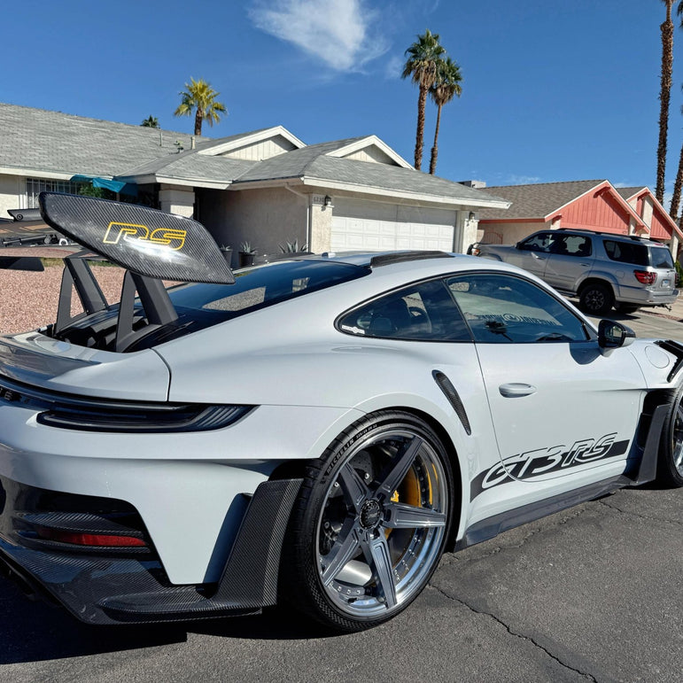 Porsche 992 GT3 RS Plastic OEM Dry-Carbon Replacement Kit Aftermarket Carbon Fiber Part / Bodykit - Robot Bodykits