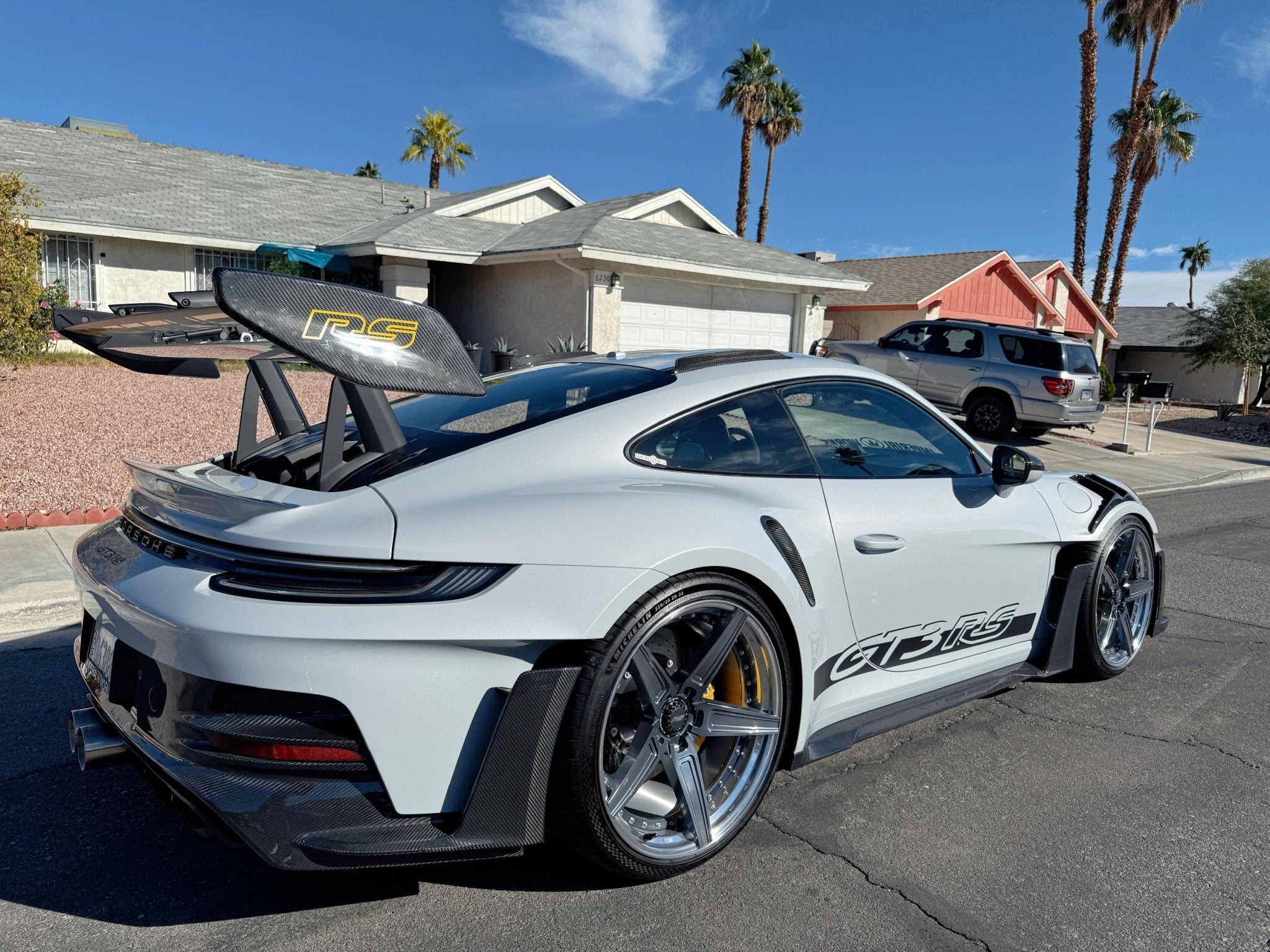 Porsche 992 GT3 RS Plastic OEM Dry-Carbon Replacement Kit Aftermarket Carbon Fiber Part / Bodykit - Robot Bodykits