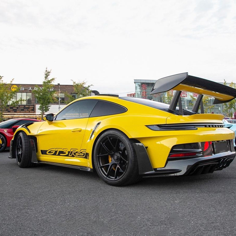 Porsche 992 GT3 RS Plastic OEM Dry-Carbon Replacement Kit Aftermarket Carbon Fiber Part / Bodykit - Robot Bodykits