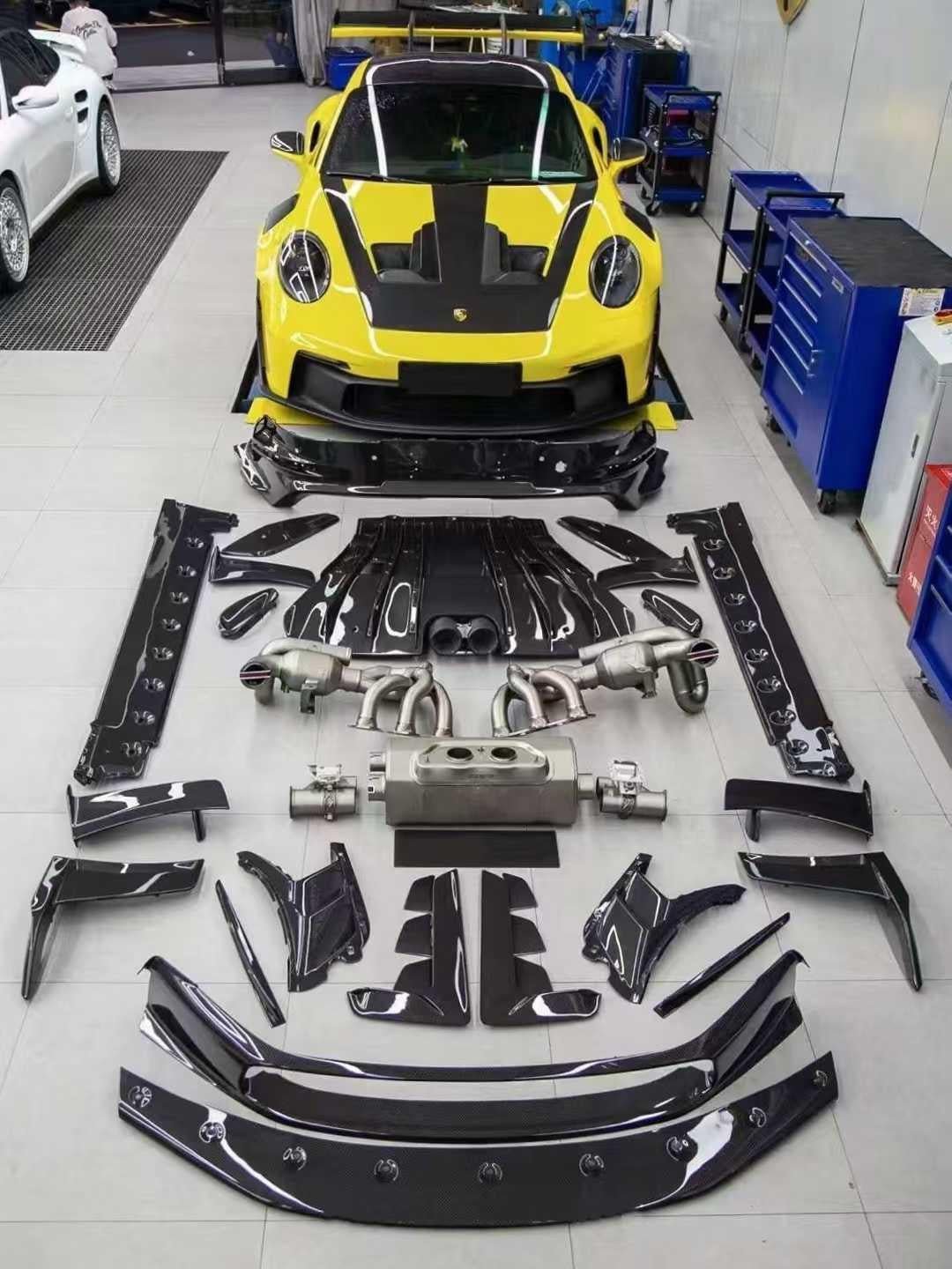 Porsche 992 GT3 RS Plastic OEM Dry-Carbon Replacement Kit Aftermarket Carbon Fiber Part / Bodykit - Robot Bodykits