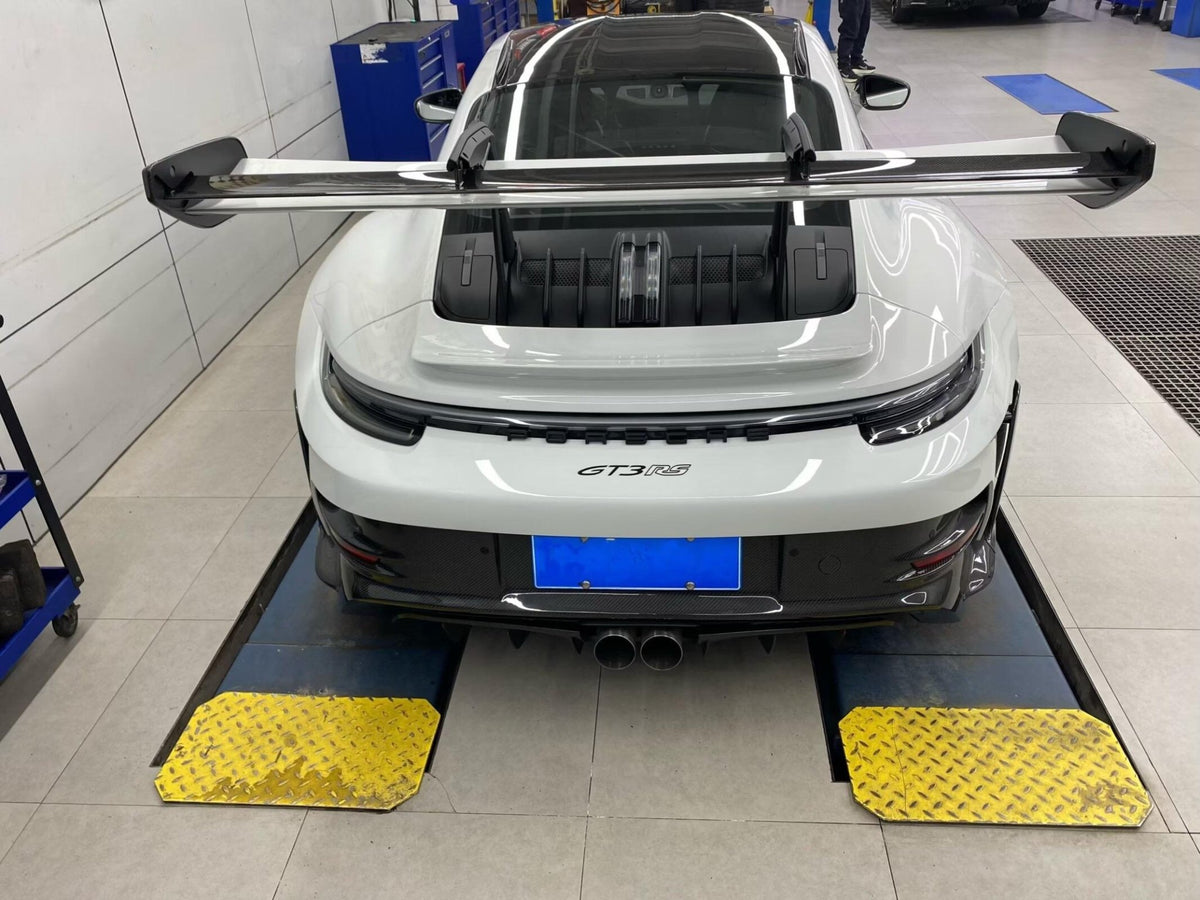 Porsche 992 GT3 RS Plastic OEM Dry-Carbon Replacement Kit Aftermarket Carbon Fiber Part / Bodykit - Robot Bodykits