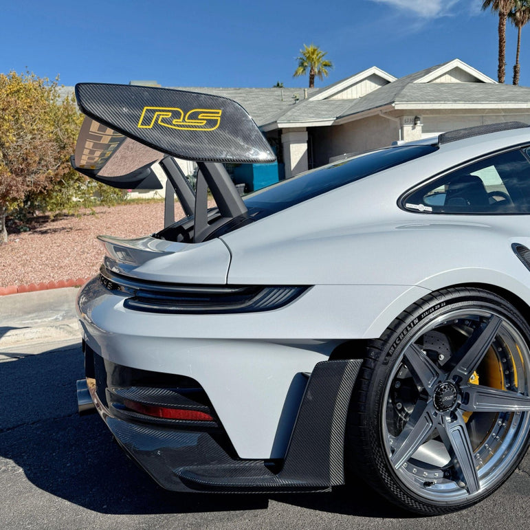 Porsche 992 GT3 RS Plastic OEM Dry-Carbon Replacement Kit Aftermarket Carbon Fiber Part / Bodykit - Robot Bodykits