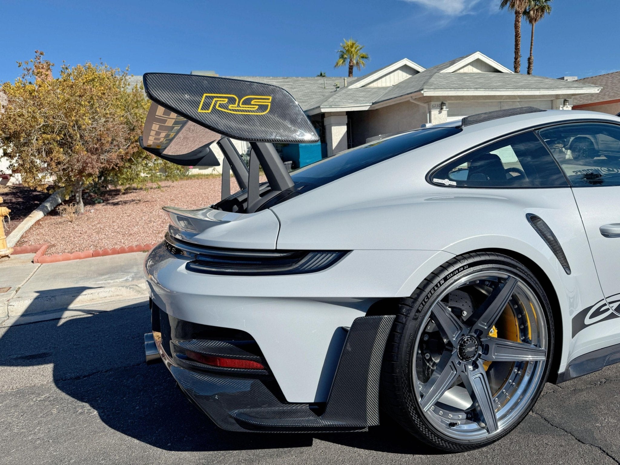 Porsche 992 GT3 RS Plastic OEM Dry-Carbon Replacement Kit Aftermarket Carbon Fiber Part / Bodykit - Robot Bodykits