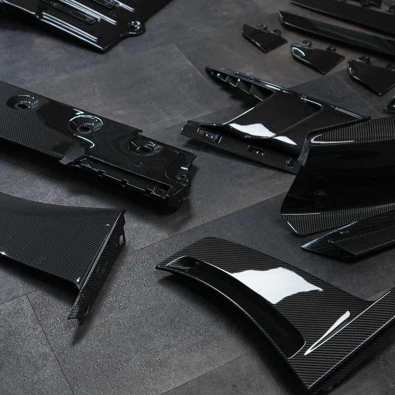 Porsche 992 GT3 RS Plastic OEM Dry-Carbon Replacement Kit Aftermarket Carbon Fiber Part / Bodykit - Robot Bodykits