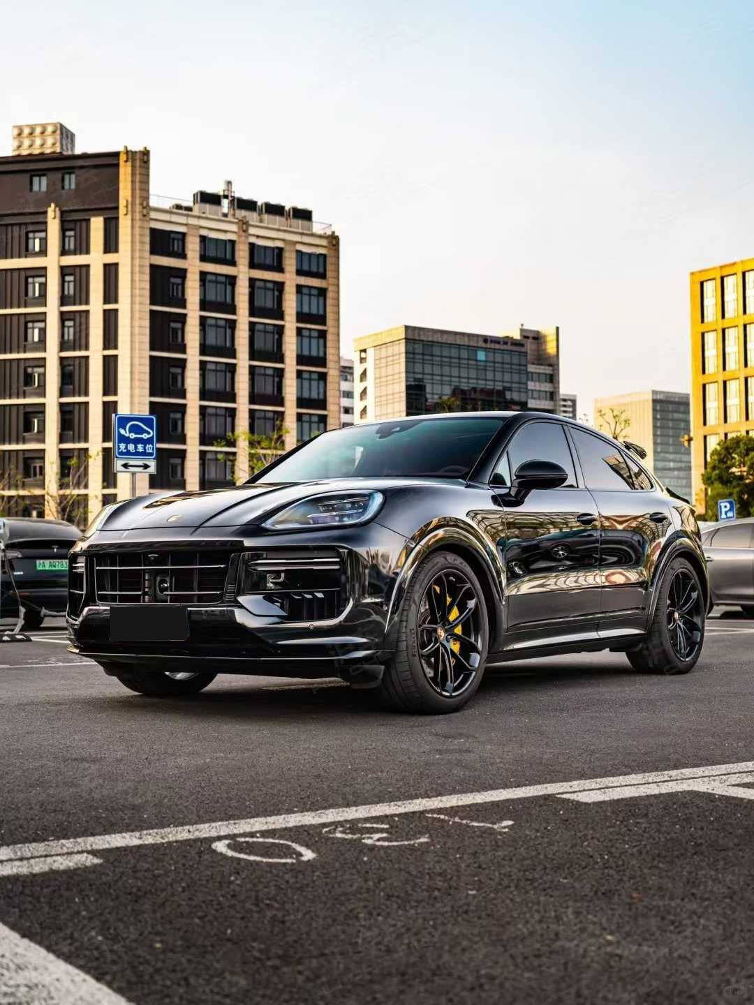 Porsche Cayenne 9Y0.2 (2024+) Turbo GT Body Kit – Plus DRL Package Aftermarket Carbon Fiber Part / Bodykit - Robot Bodykits