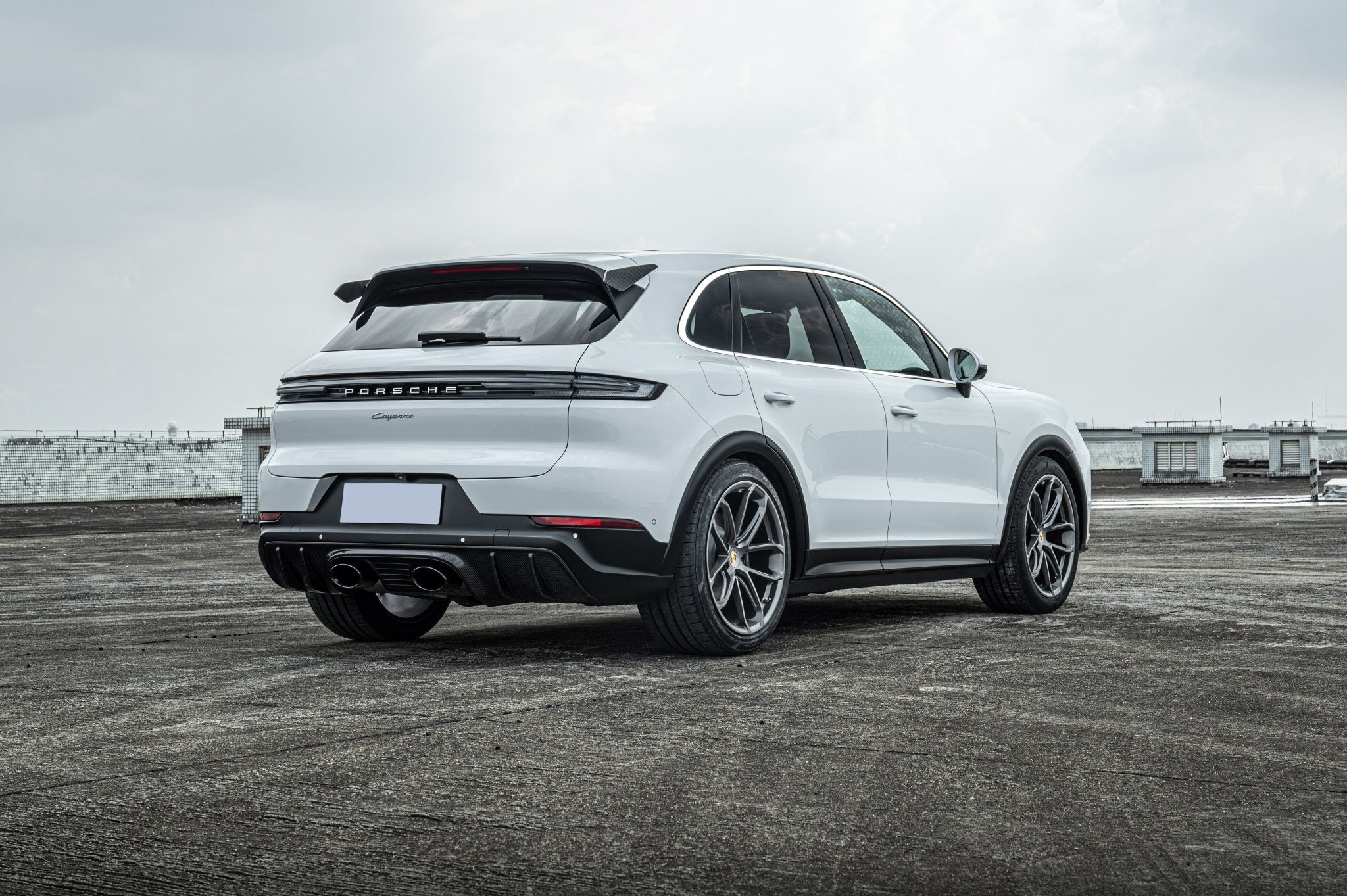 Porsche Cayenne 9Y0.2 (2024+) Turbo GT Body Kit – Plus DRL Package Aftermarket Carbon Fiber Part / Bodykit - Robot Bodykits