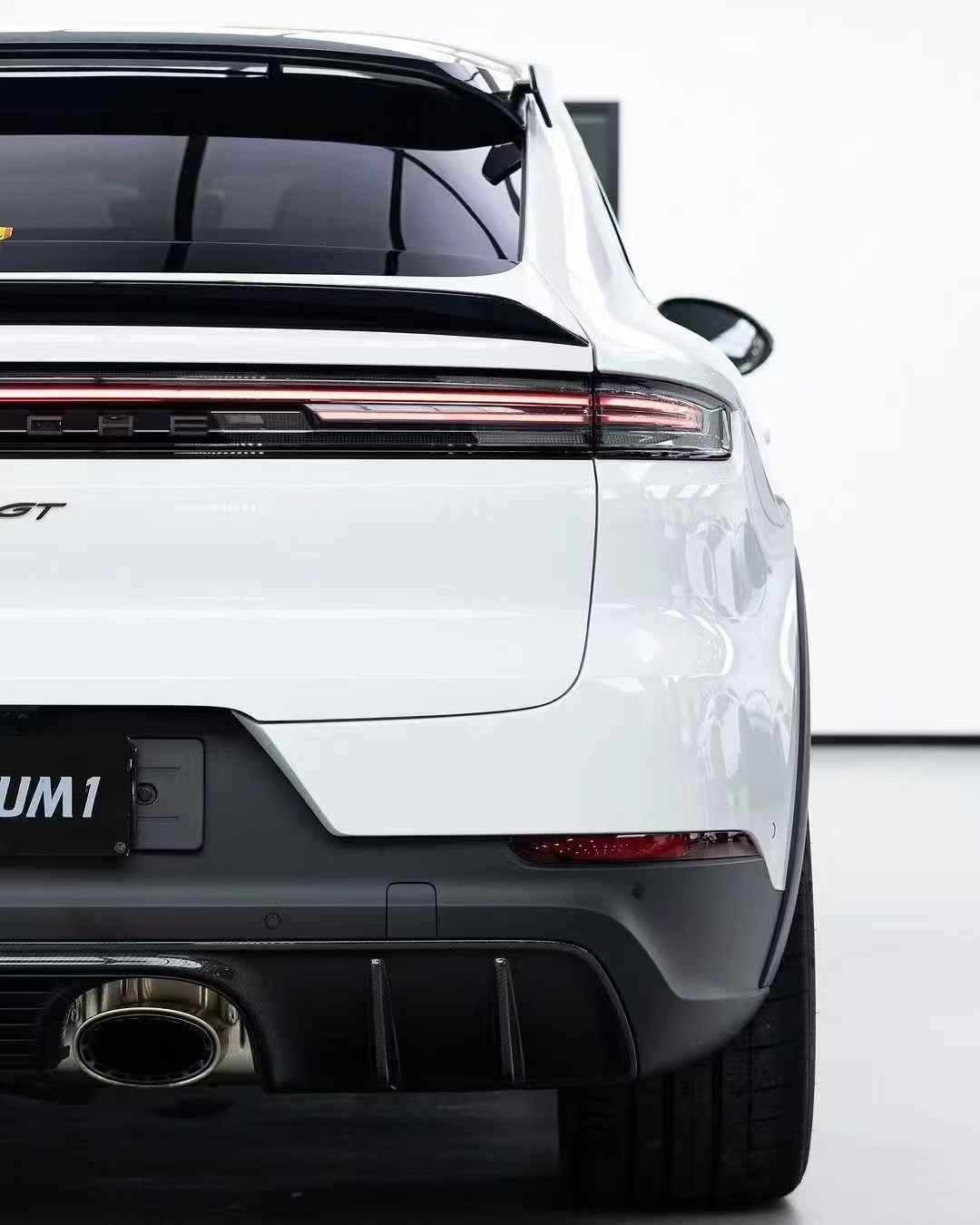 Porsche Cayenne 9Y0.2 (2024+) Turbo GT Body Kit – Plus DRL Package Aftermarket Carbon Fiber Part / Bodykit - Robot Bodykits