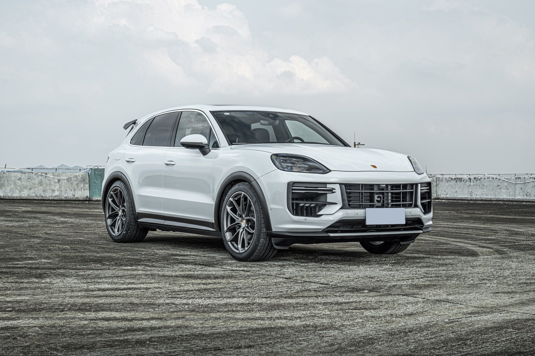 Porsche Cayenne 9Y0.2 (2024+) Turbo GT Body Kit – Plus DRL Package Aftermarket Carbon Fiber Part / Bodykit - Robot Bodykits