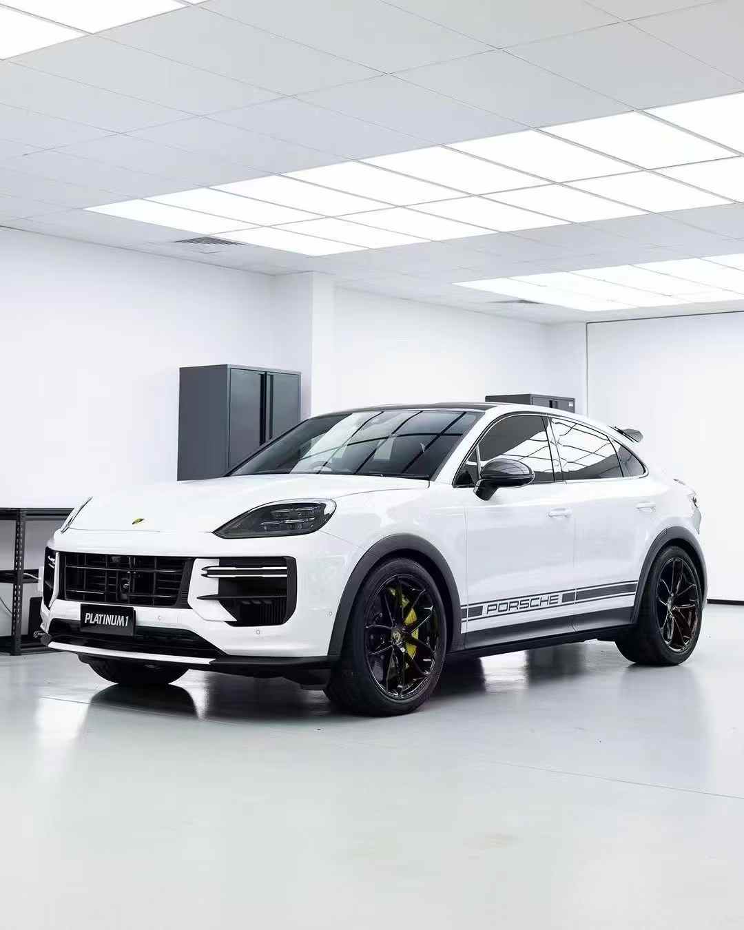 Porsche Cayenne 9Y0.2 (2024+) Turbo GT Body Kit – Plus DRL Package Aftermarket Carbon Fiber Part / Bodykit - Robot Bodykits