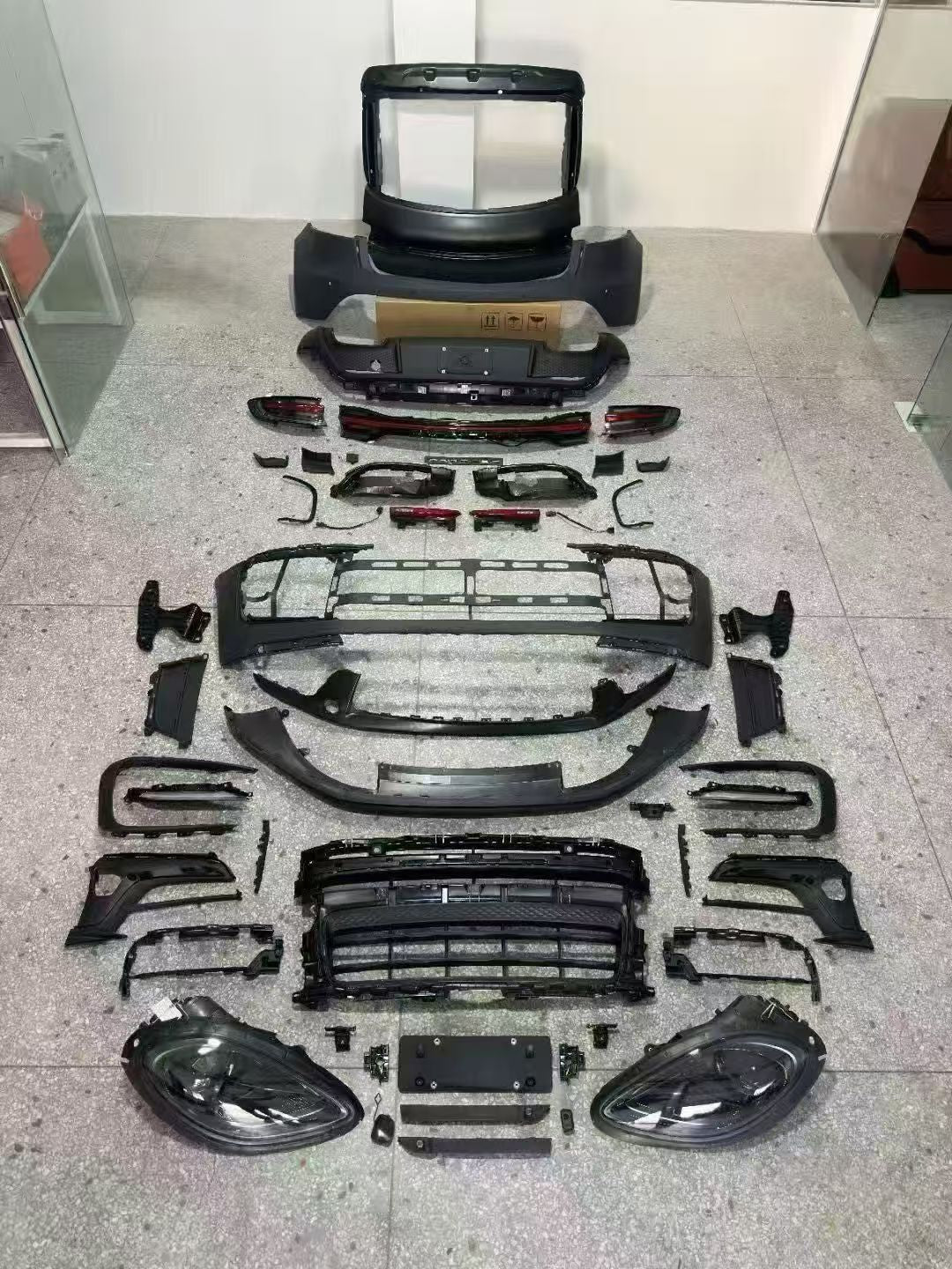 Porsche Macan 95B (2014 - 2023) Convert to (2023) 95B.3 Full Conversion Kit Aftermarket Carbon Fiber Part / Bodykit - Robot Bodykits