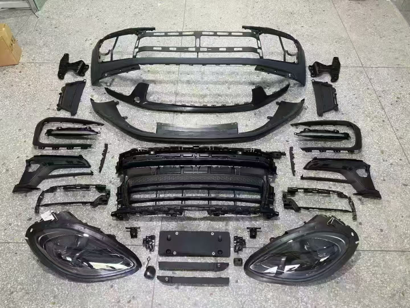 Porsche Macan 95B (2014 - 2023) Convert to (2023) 95B.3 Full Conversion Kit Aftermarket Carbon Fiber Part / Bodykit - Robot Bodykits
