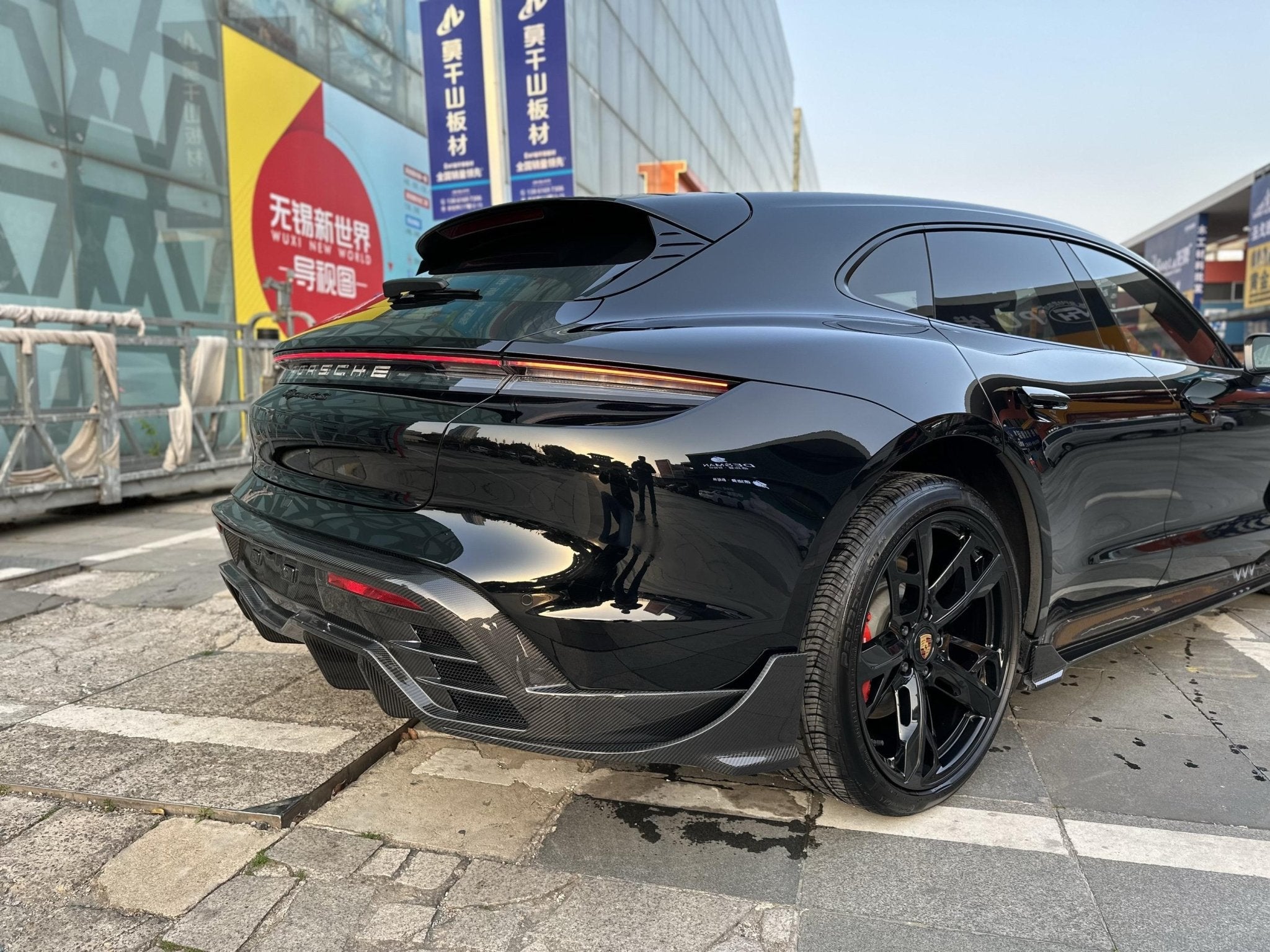Porsche Taycan / Turismo Paktechz Full Dry Carbon Aerodynamics kit Aftermarket Carbon Fiber Part / Bodykit - Robot Bodykits