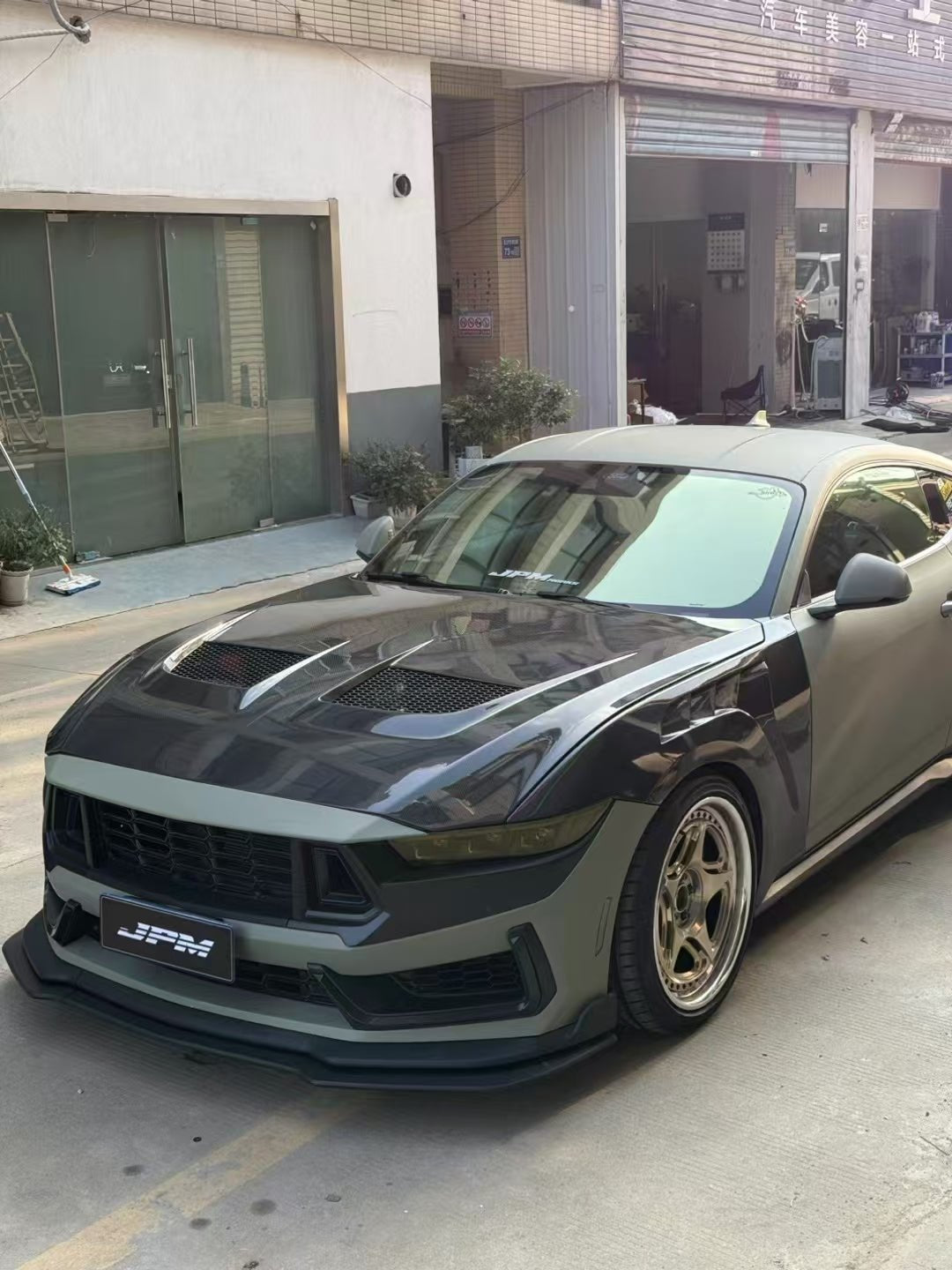 RBT Ford Mustang S650 GT / GT3 Style Carbon Front Arches / Fenders Aftermarket Carbon Fiber Part / Bodykit - Robot Bodykits