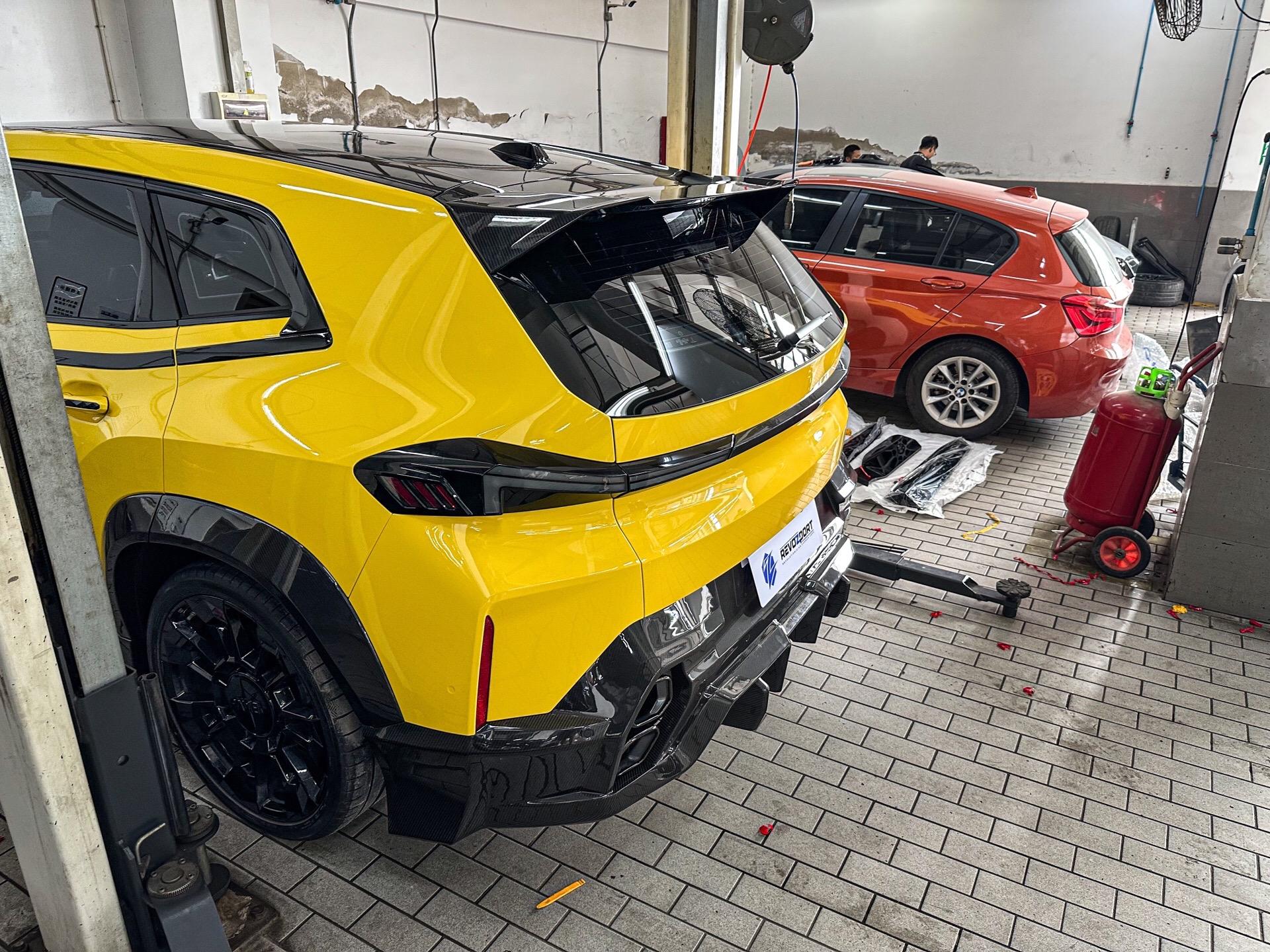 Revozport BMW XM G09 Full Carbon Fibre Body Kit Aftermarket Carbon Fiber Part / Bodykit - Robot Bodykits