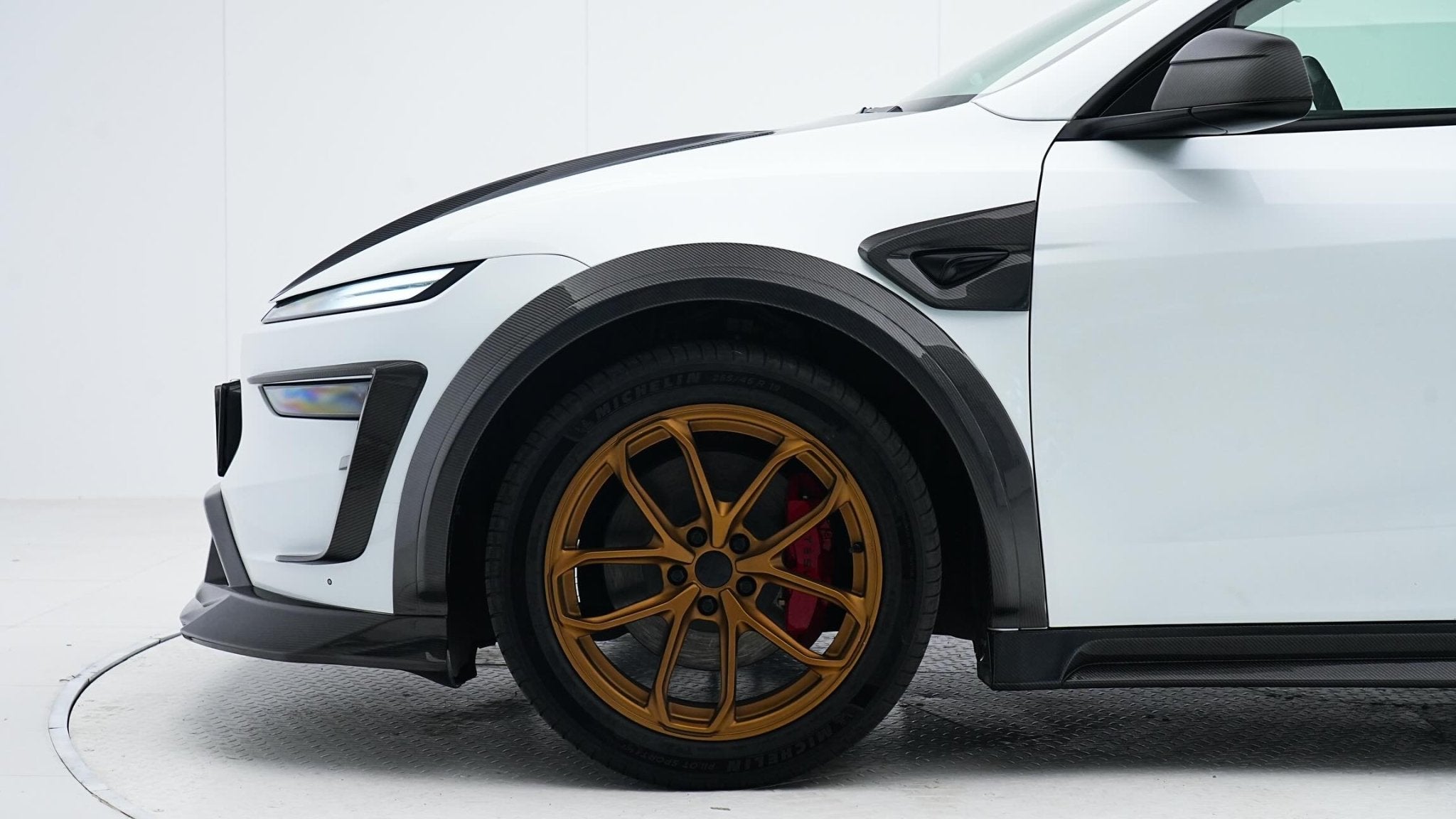 RevoZport Tesla Model Y Juniper 2024 (Gen 2) Full Carbon Wide Arch Body Kit Aftermarket Carbon Fiber Part / Bodykit - Robot Bodykits