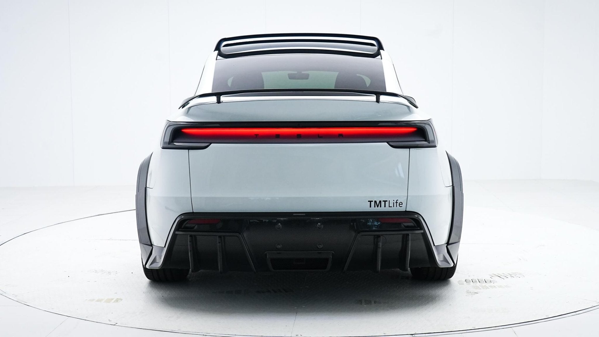 RevoZport Tesla Model Y Juniper 2024 (Gen 2) Full Carbon Wide Arch Body Kit Aftermarket Carbon Fiber Part / Bodykit - Robot Bodykits