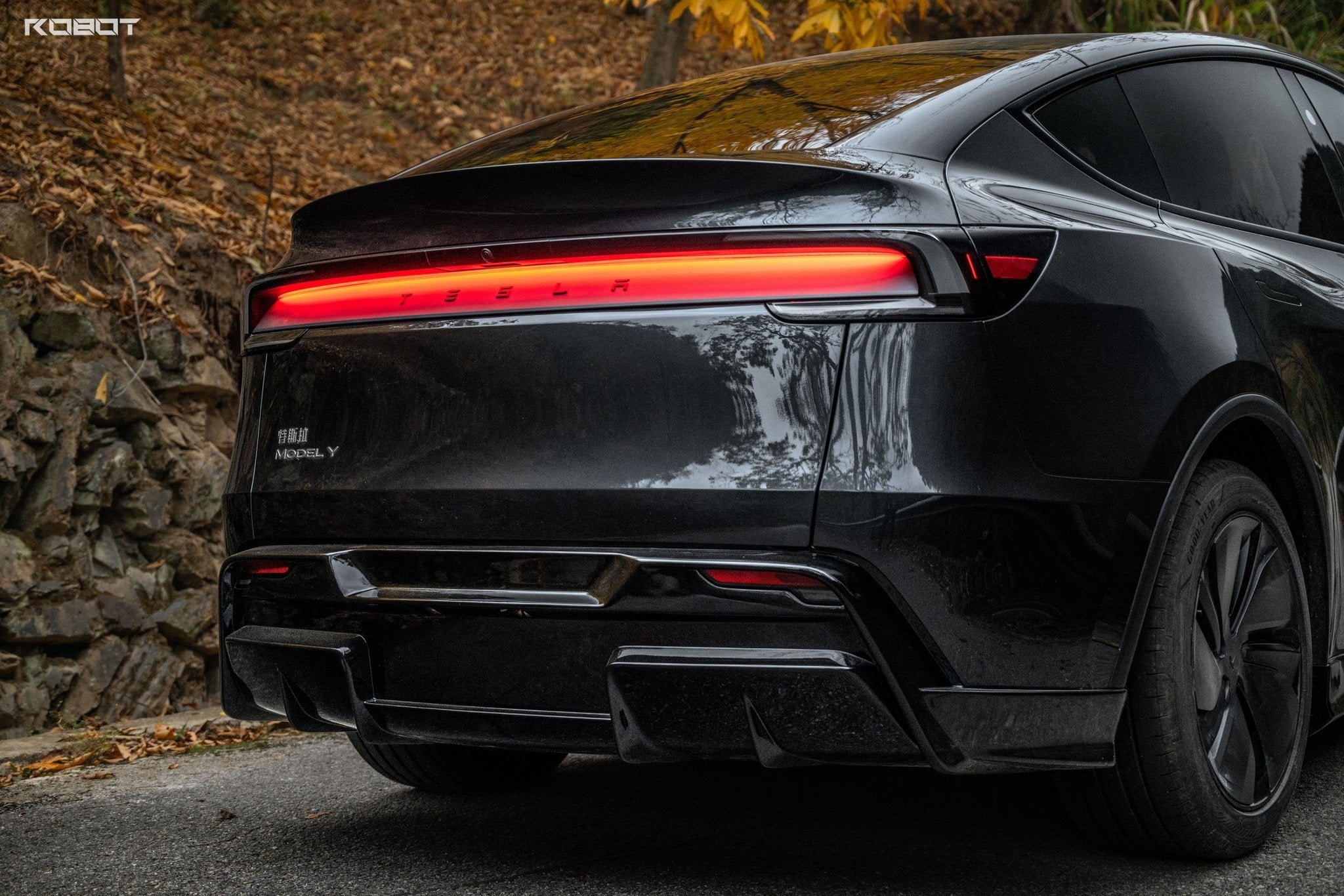 Robot 2025+ Tesla Model Y Lowline Kit Gloss Black / Carbon Bodykit Aftermarket Carbon Fiber Part / Bodykit - Robot Bodykits