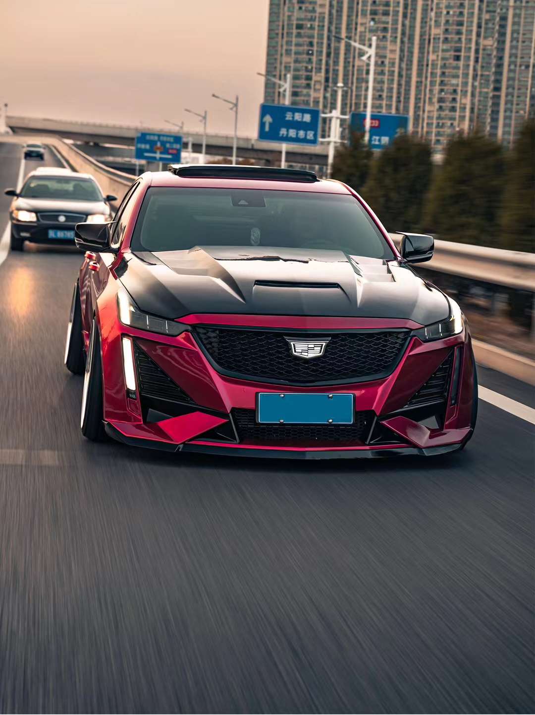 Robot Cadillac CT5 