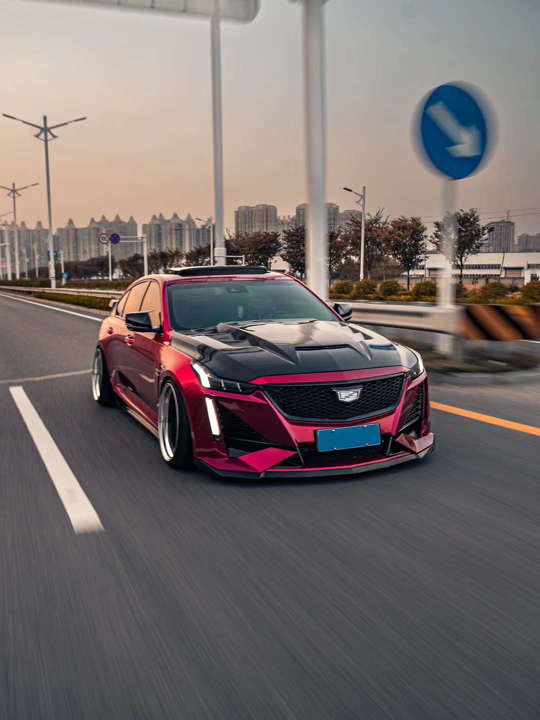 Robot Cadillac CT5 