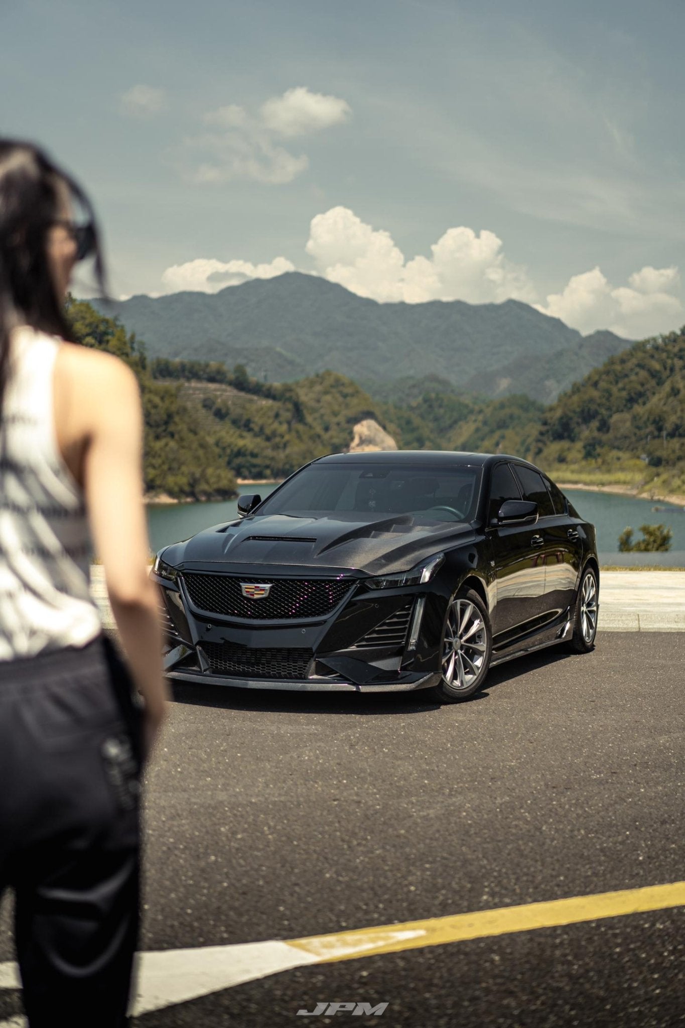 Robot Cadillac CT5 
