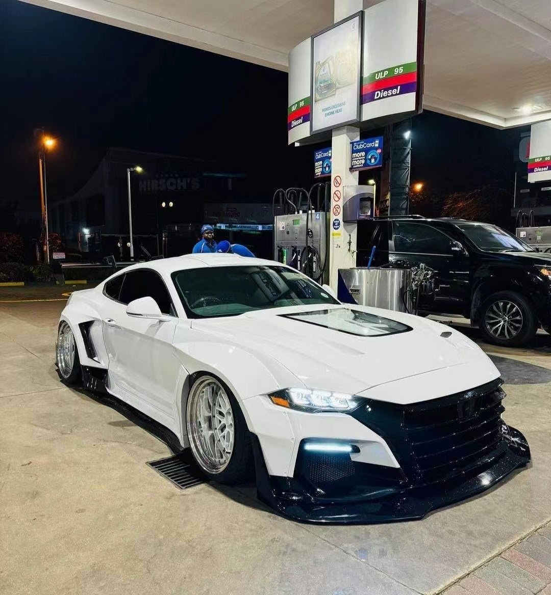 Robot Craftsman Ford Mustang Dawn Widebody Kit 2015-2023 Aftermarket Carbon Fiber Part / Bodykit - Robot Bodykits