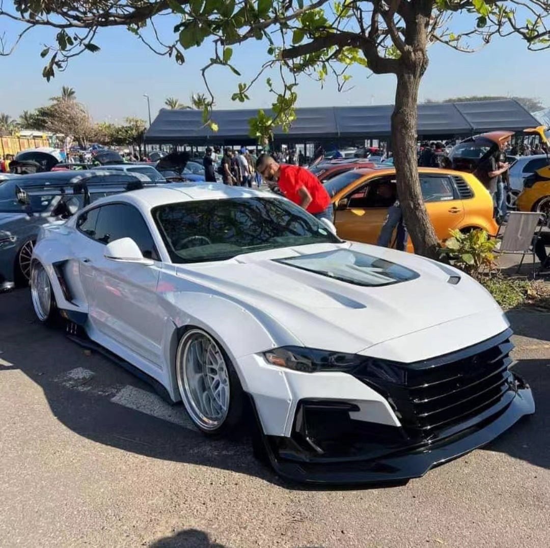 Robot Craftsman Ford Mustang Dawn Widebody Kit 2015-2023 Aftermarket Carbon Fiber Part / Bodykit - Robot Bodykits