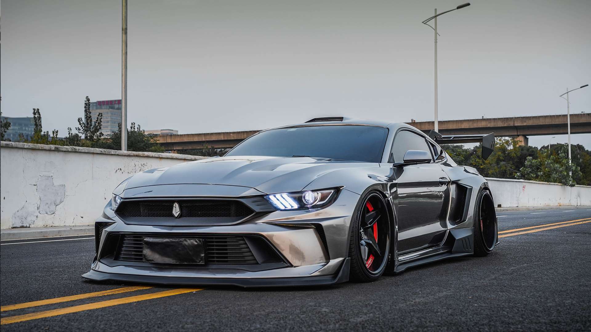 Robot Craftsman Ford Mustang Dusk Roof Cover Aftermarket Carbon Fiber Part / Bodykit - Robot Bodykits