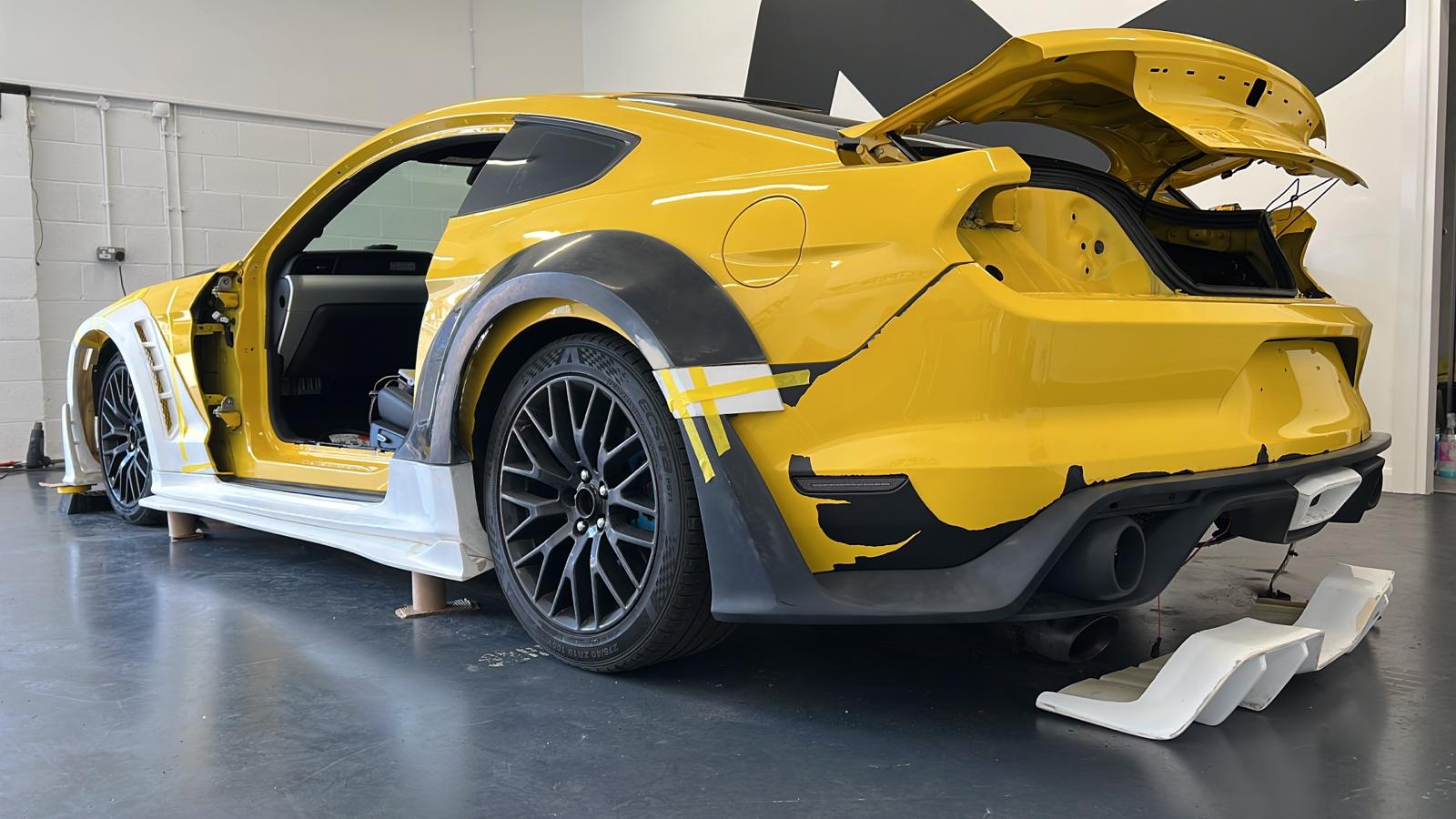 Robot Craftsman Ford Mustang V3 Widebody Kit 2015-2023 Aftermarket Carbon Fiber Part / Bodykit - Robot Bodykits