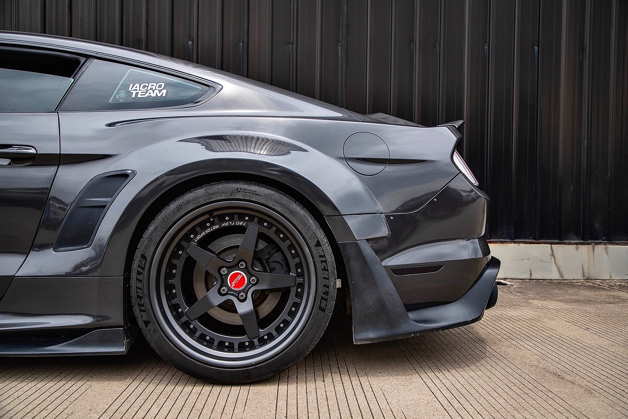 Robot Craftsman Ford Mustang V3 Widebody Kit 2015 - 2023 Aftermarket Carbon Fiber Part / Bodykit - Robot Bodykits