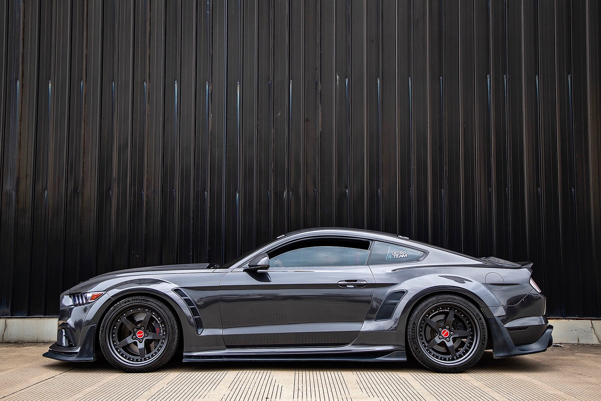 Robot Craftsman Ford Mustang V3 Widebody Kit 2015-2023 Aftermarket Carbon Fiber Part / Bodykit - Robot Bodykits
