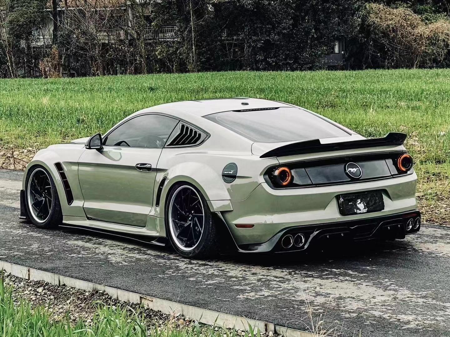 Robot Craftsman Ford Mustang V3 Widebody Kit 2015 - 2023 Aftermarket Carbon Fiber Part / Bodykit - Robot Bodykits