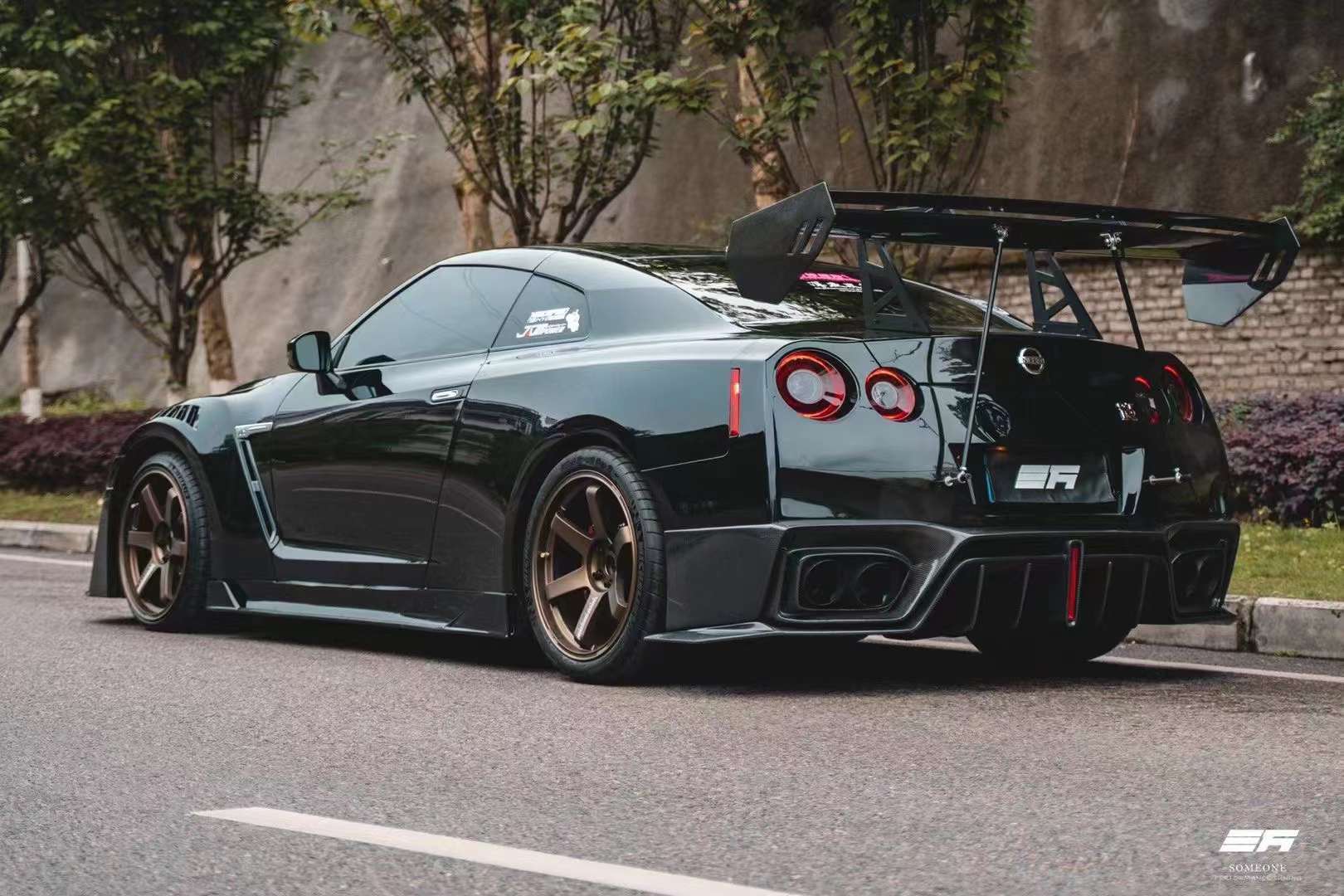 Robot Craftsman Nissan GTR Body Kit (R35) Fibre Glass Reinforced Plastic Complete Body Kit (FRP) Aftermarket Carbon Fiber Part / Bodykit - Robot Bodykits