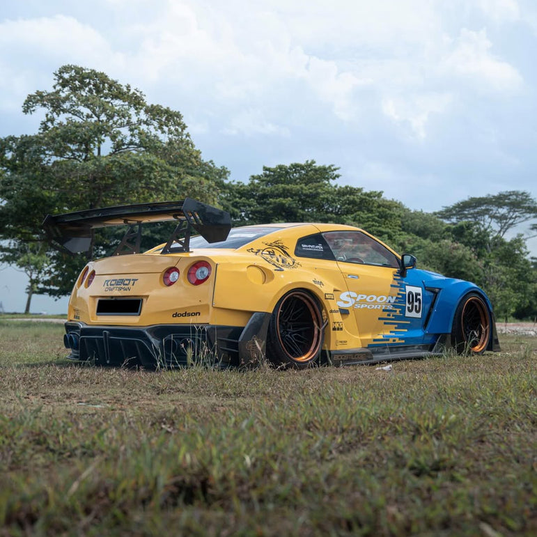 Robot Craftsman Nissan GTR Body Kit R35 WIDEBODY Fibre Glass Reinforced Plastic Complete Body Kit (FRP) Aftermarket Carbon Fiber Part / Bodykit - Robot Bodykits
