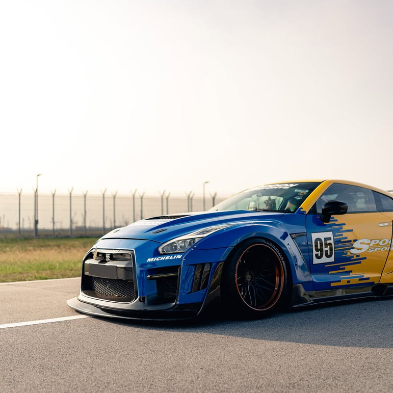 Robot Craftsman Nissan GTR Body Kit R35 WIDEBODY Fibre Glass Reinforced Plastic Complete Body Kit (FRP) Aftermarket Carbon Fiber Part / Bodykit - Robot Bodykits