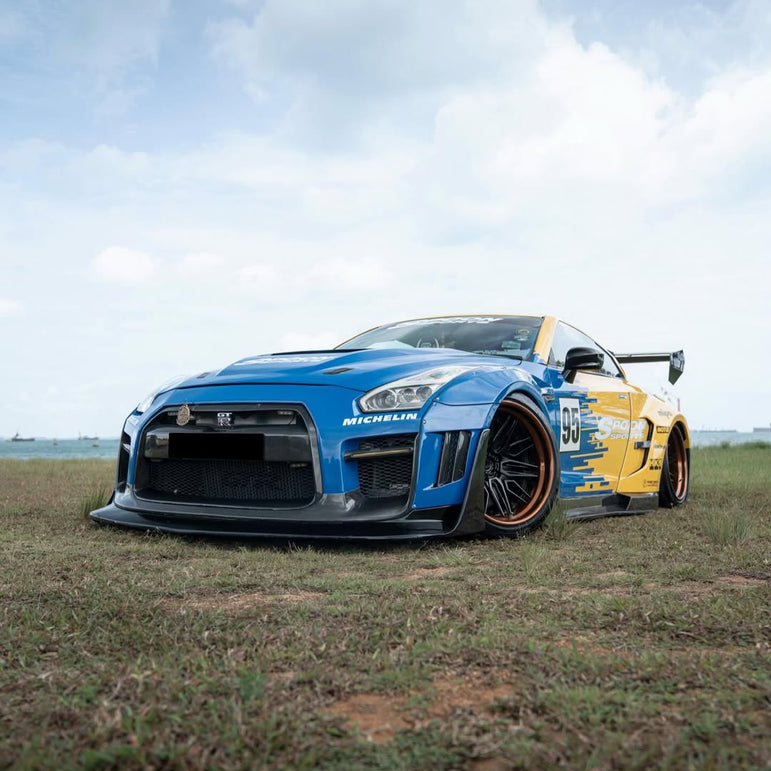 Robot Craftsman Nissan GTR Body Kit R35 WIDEBODY Fibre Glass Reinforced Plastic Complete Body Kit (FRP) Aftermarket Carbon Fiber Part / Bodykit - Robot Bodykits