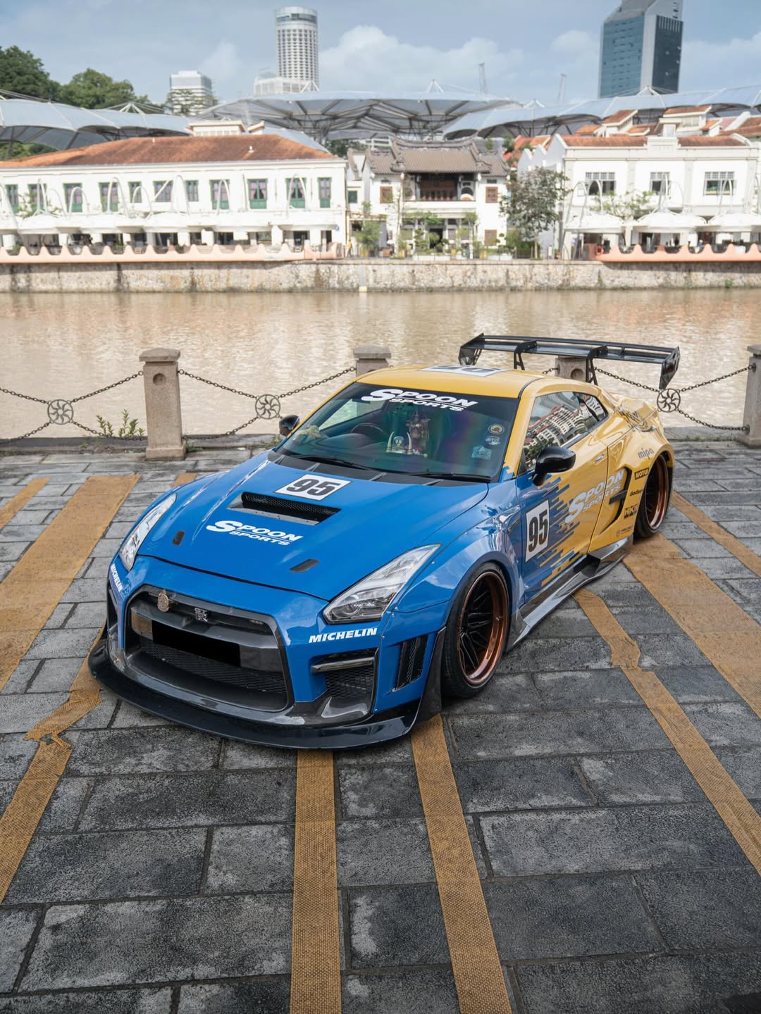 Robot Craftsman Nissan GTR Body Kit R35 WIDEBODY Fibre Glass Reinforced Plastic Complete Body Kit (FRP) Aftermarket Carbon Fiber Part / Bodykit - Robot Bodykits
