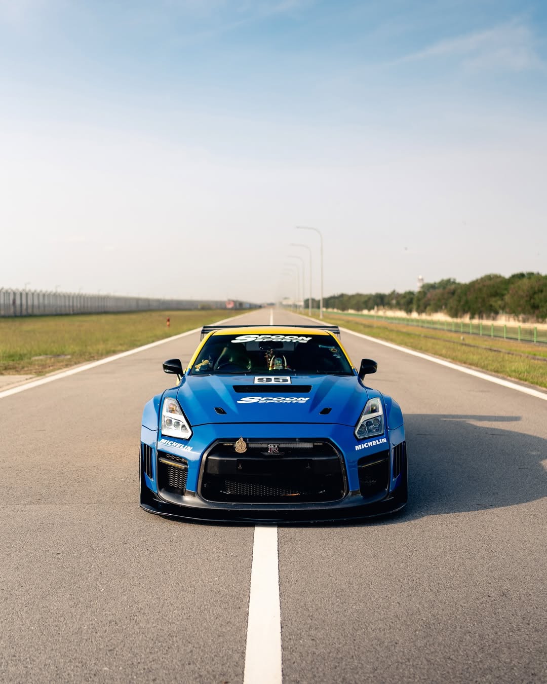 Robot Craftsman Nissan GTR Body Kit R35 WIDEBODY Fibre Glass Reinforced Plastic Complete Body Kit (FRP) Aftermarket Carbon Fiber Part / Bodykit - Robot Bodykits